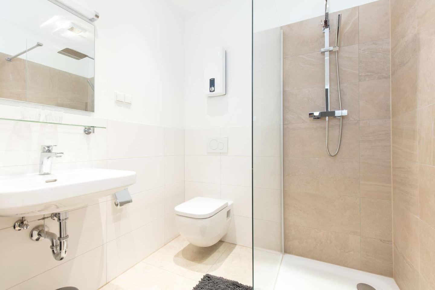 Ferienwohnung NIZZA CHILLINGHOUSE #1, 3 Min vom ICE, NETFLIX, Balkon Siegburg Exterior foto